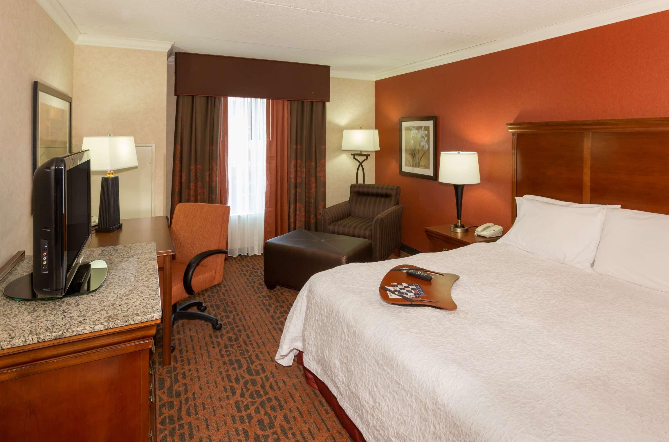 Hampton Inn & Suites Cleveland-Beachwood Bagian luar foto
