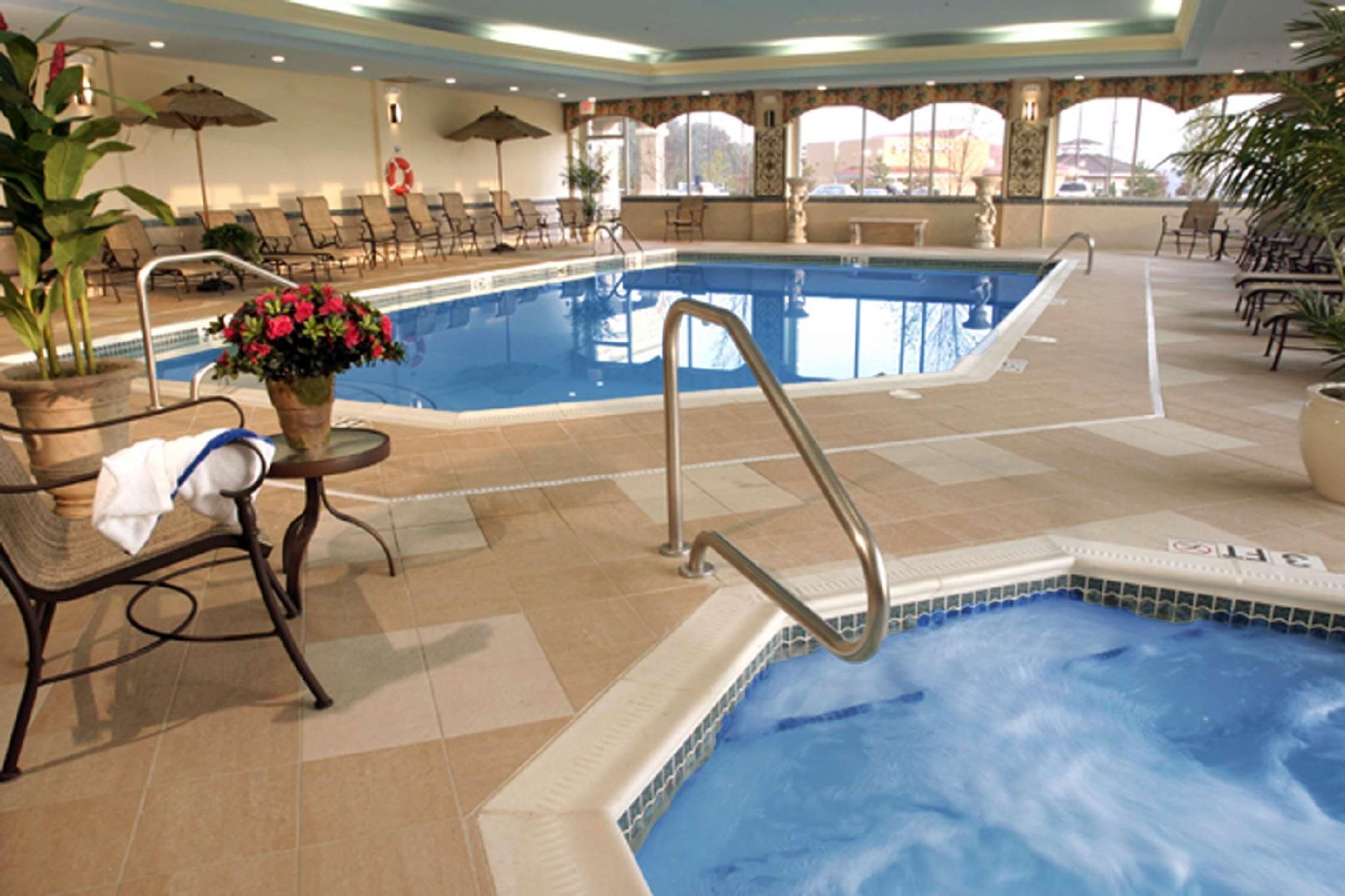 Hampton Inn & Suites Cleveland-Beachwood Bagian luar foto
