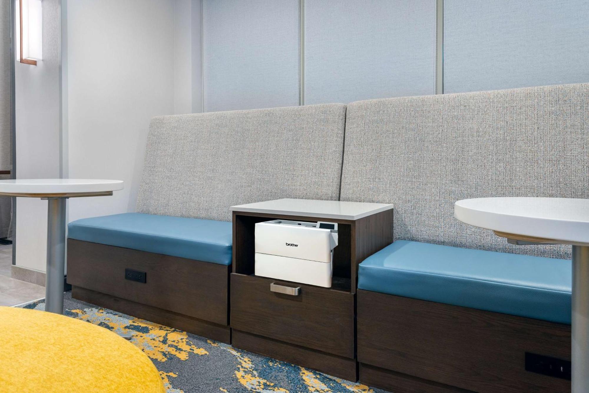 Hampton Inn & Suites Cleveland-Beachwood Bagian luar foto