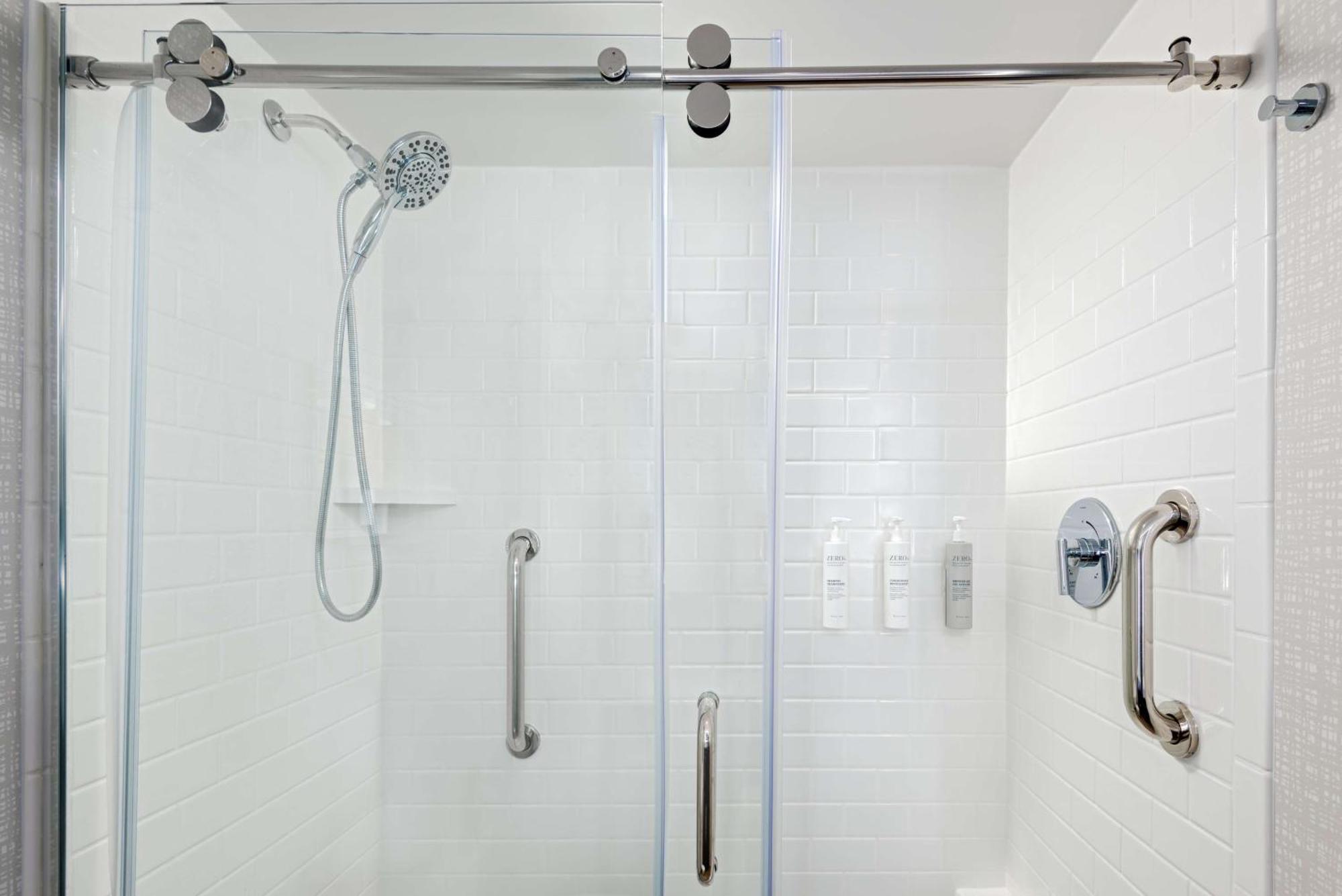 Hampton Inn & Suites Cleveland-Beachwood Bagian luar foto