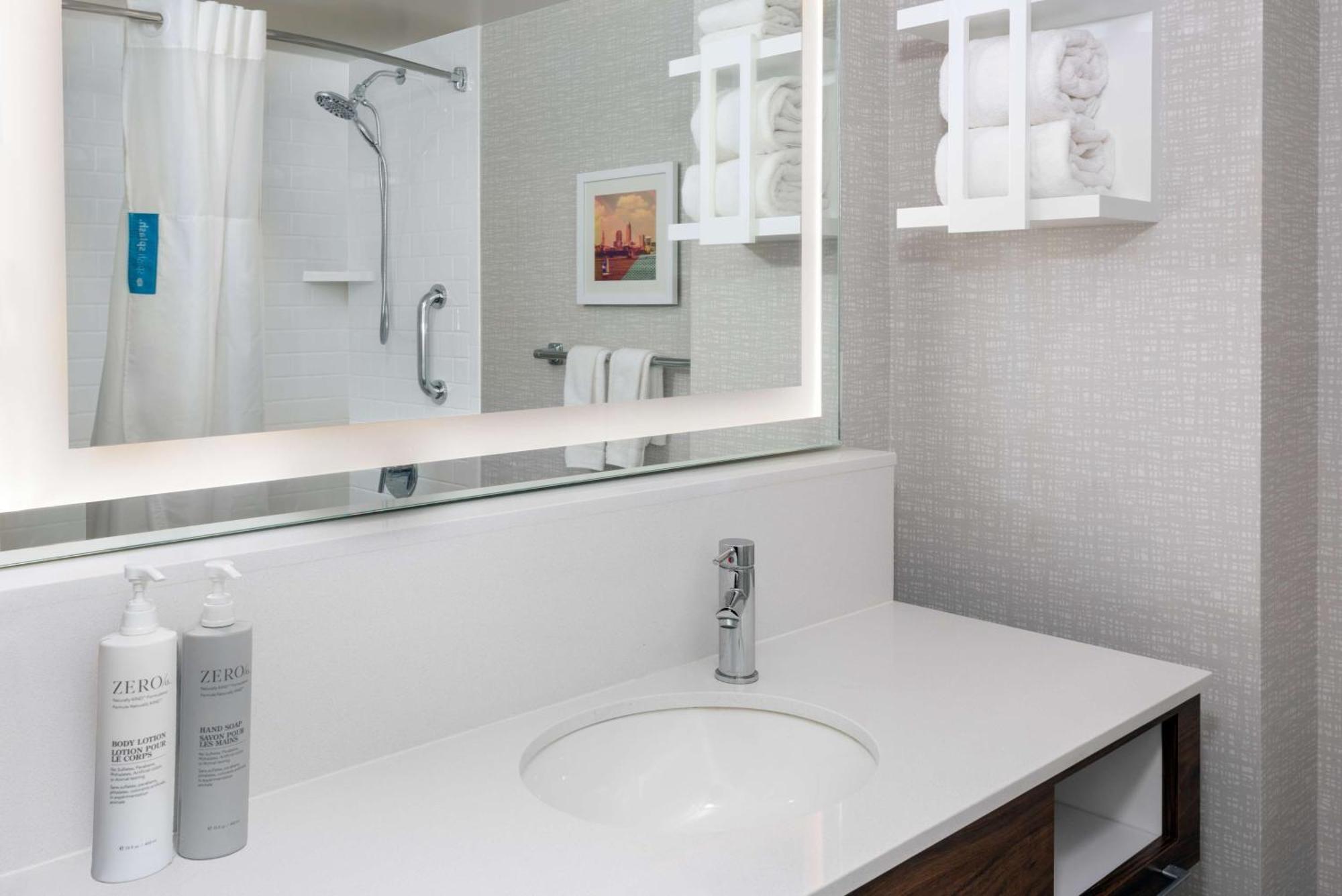 Hampton Inn & Suites Cleveland-Beachwood Bagian luar foto