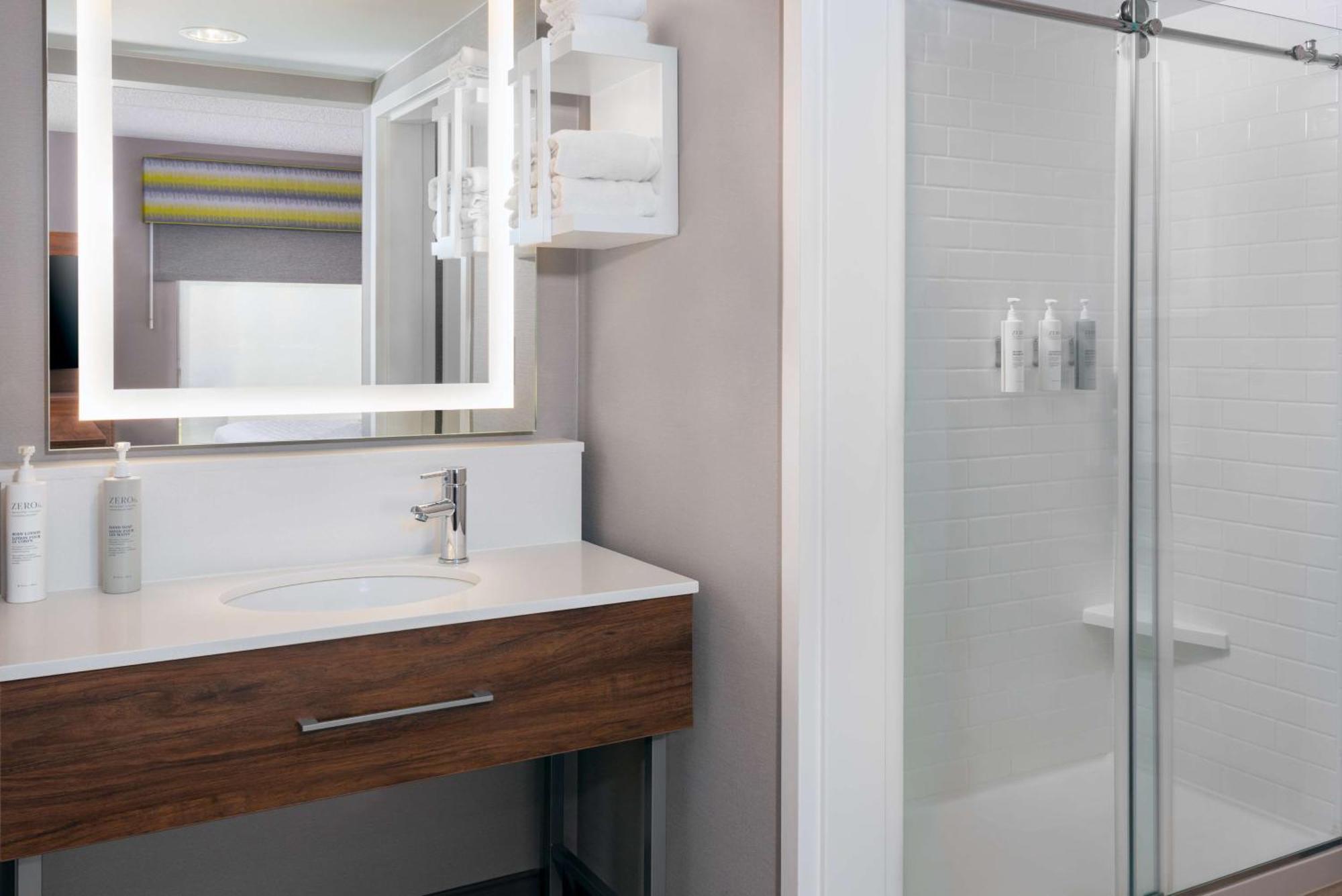 Hampton Inn & Suites Cleveland-Beachwood Bagian luar foto