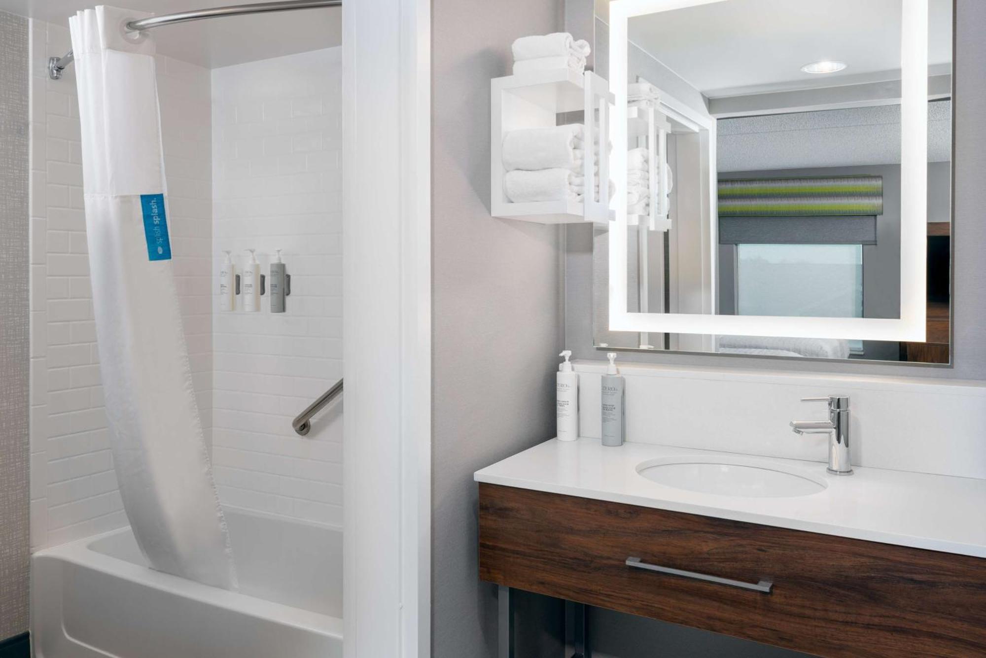 Hampton Inn & Suites Cleveland-Beachwood Bagian luar foto