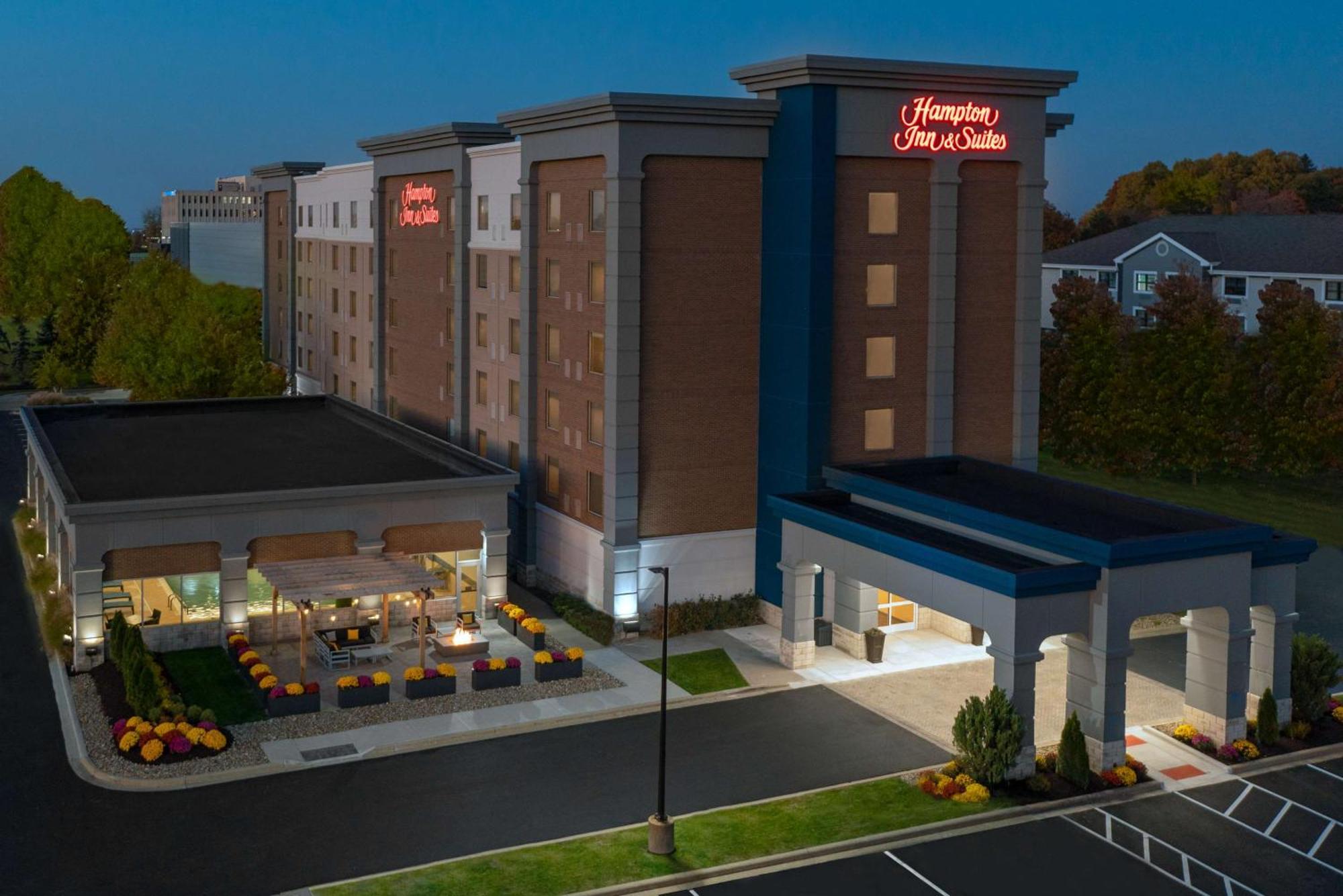 Hampton Inn & Suites Cleveland-Beachwood Bagian luar foto