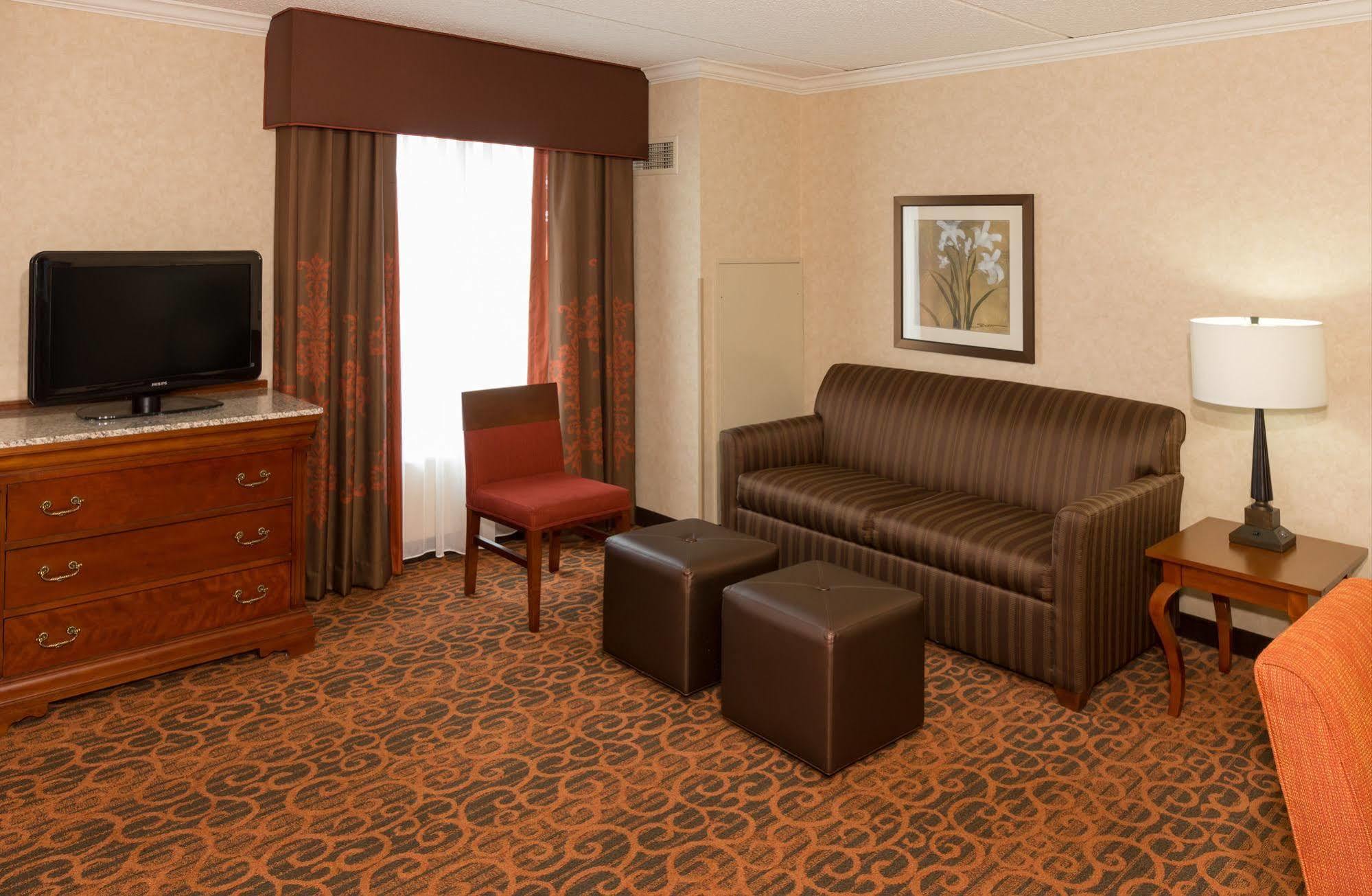 Hampton Inn & Suites Cleveland-Beachwood Bagian luar foto